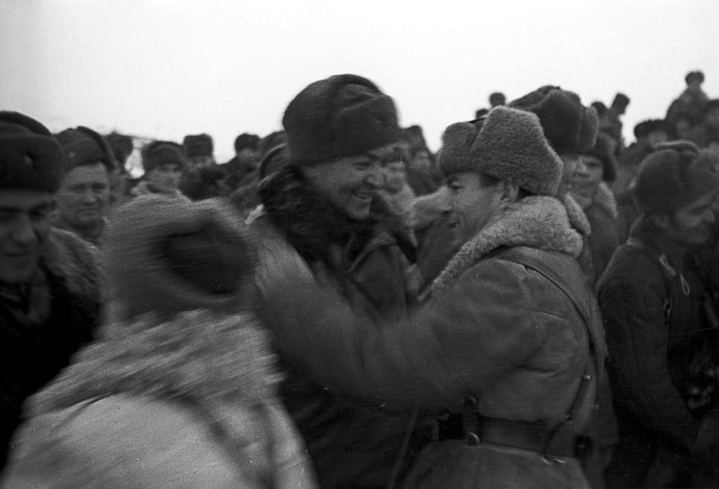 В районе Рабочего поселка №5 встретились войска Ленинградского
и Волховского фронтов.