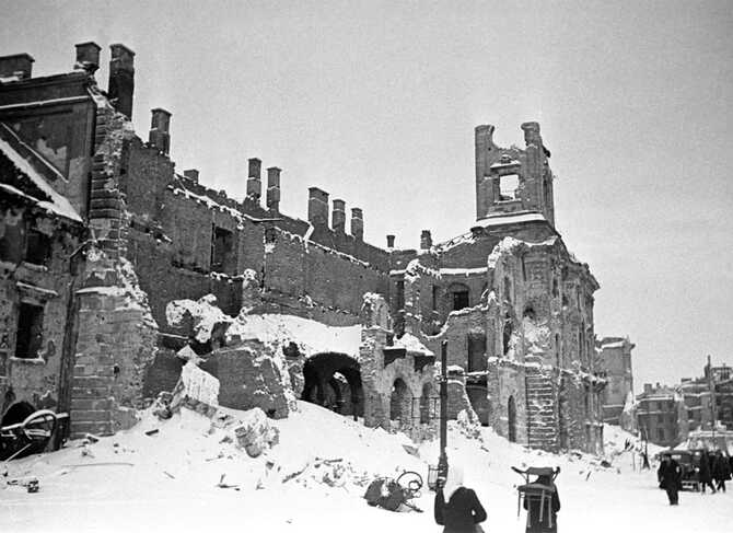 7 января 1945 года в ходе Висло-Одерской операции войска 1-го Белорусского фронта
совместно с 1-й армией Войска Польского освободили столицу.